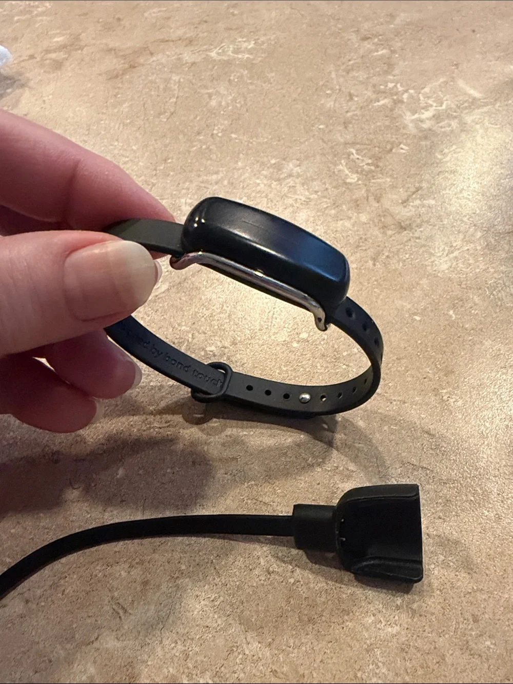 Bond Touch long-distance bracelet with magnetic USB Charger - Black New NWOT